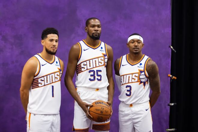 从两人跑位